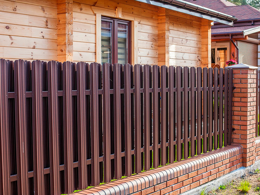 zabor-iz-metallicheskogo-shtaketnika.jpg zabor-iz-metallicheskogo-shtaketnika.jpg